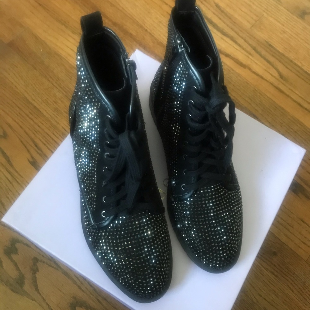 Steve Madden Girl-black rhinestone ankle boots, side zipper. Size 9.